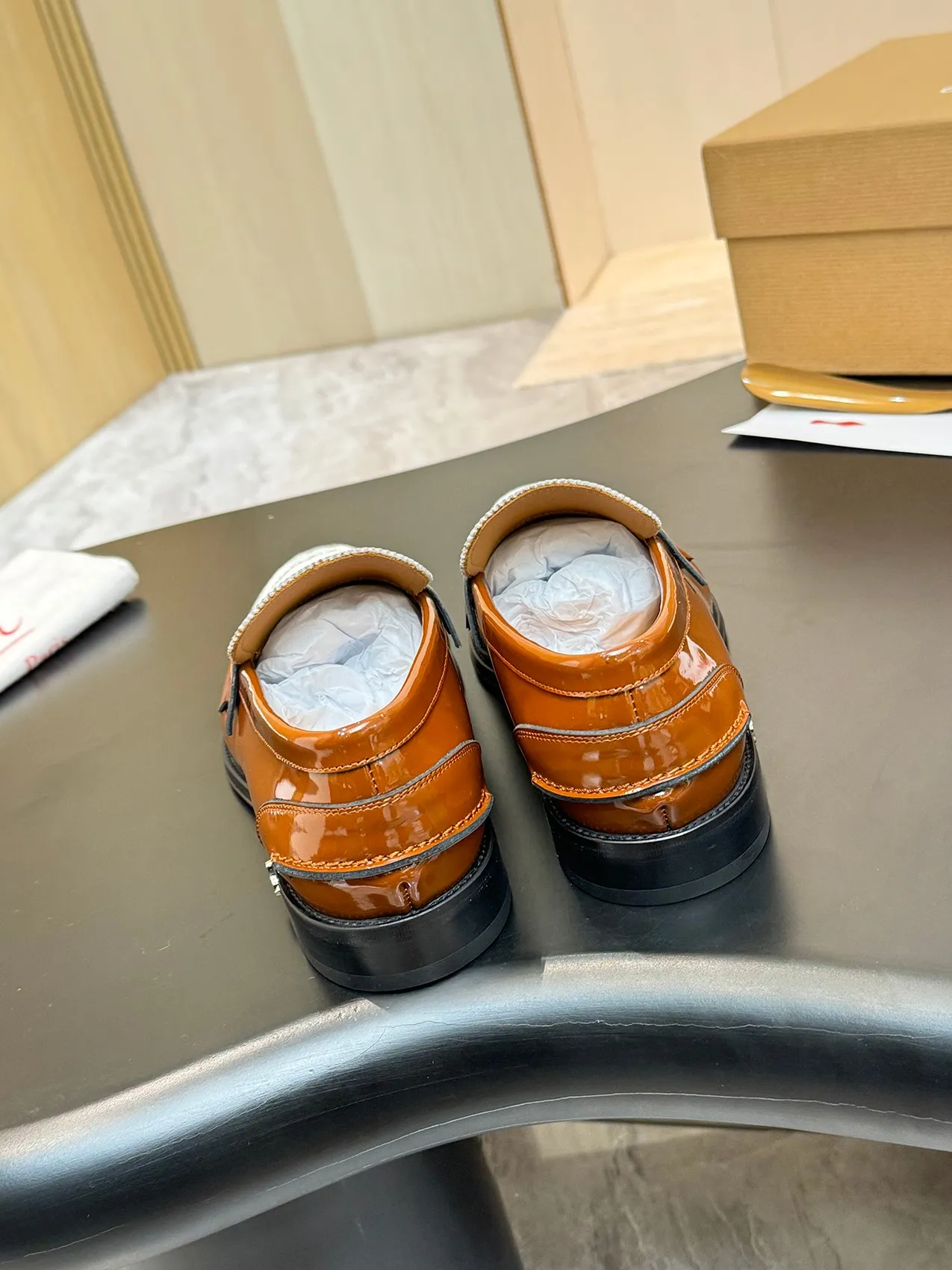 [CL red sole shoes] Top P: 1020💰 Size 39-44 (⚠️38.45.46.47 custom-made, non-returnable and non-exchangeable) 🆑High-end men's business formal leather shoes, original authentic top quality goods ••✅💯 Top original order purchasing agent! Original imported patterned cowhide ➕Imported cowhide lining ➕Cowhide feet ➕Original leather outsole~🉑️Feel free to compare the authentic ones!